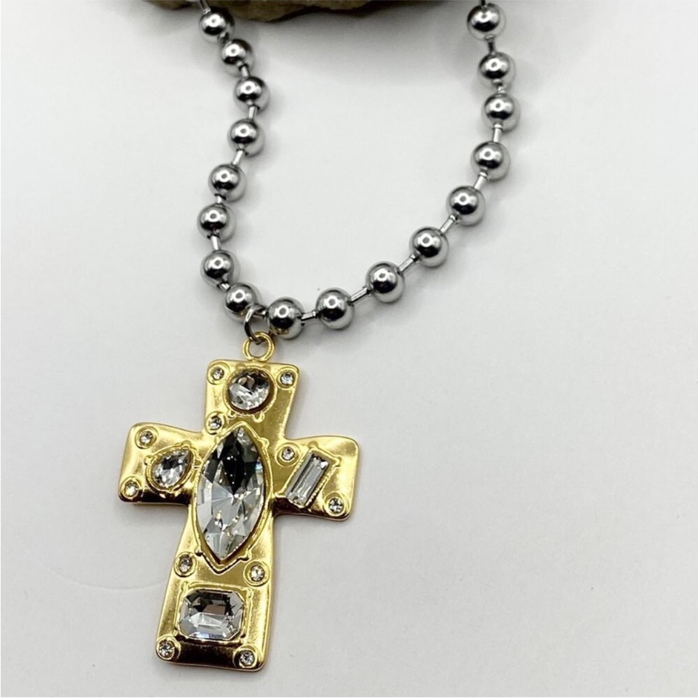 NEW Gold Rhinestone Cross & Silver Bead Necklace - Picture 3 of 12